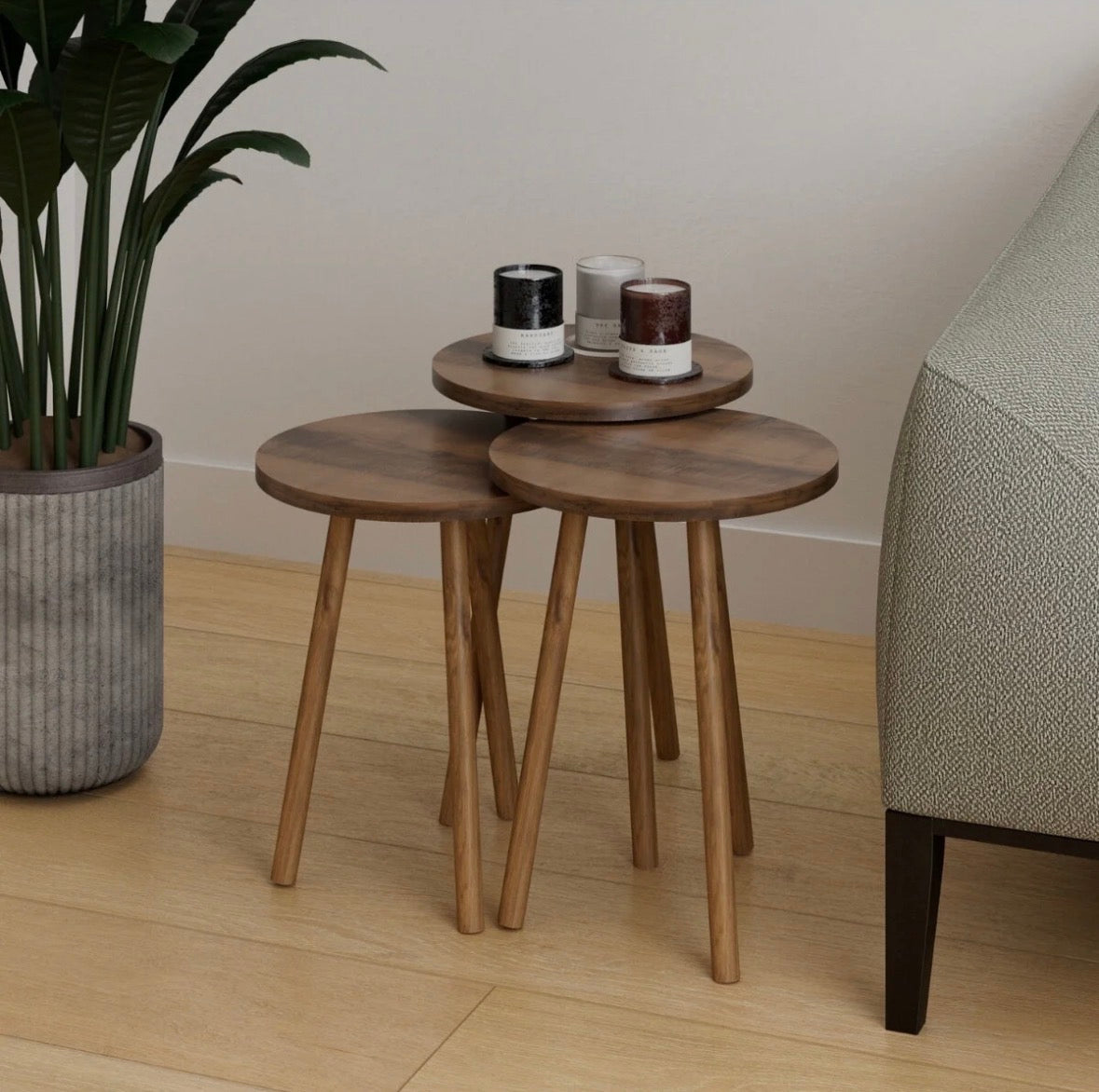 Tables gigognes scandinaves