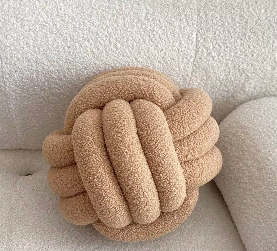 Coussin Noué Laine Bouclée