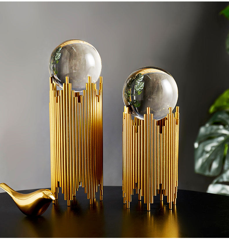 Support et boule de crystal décoratif