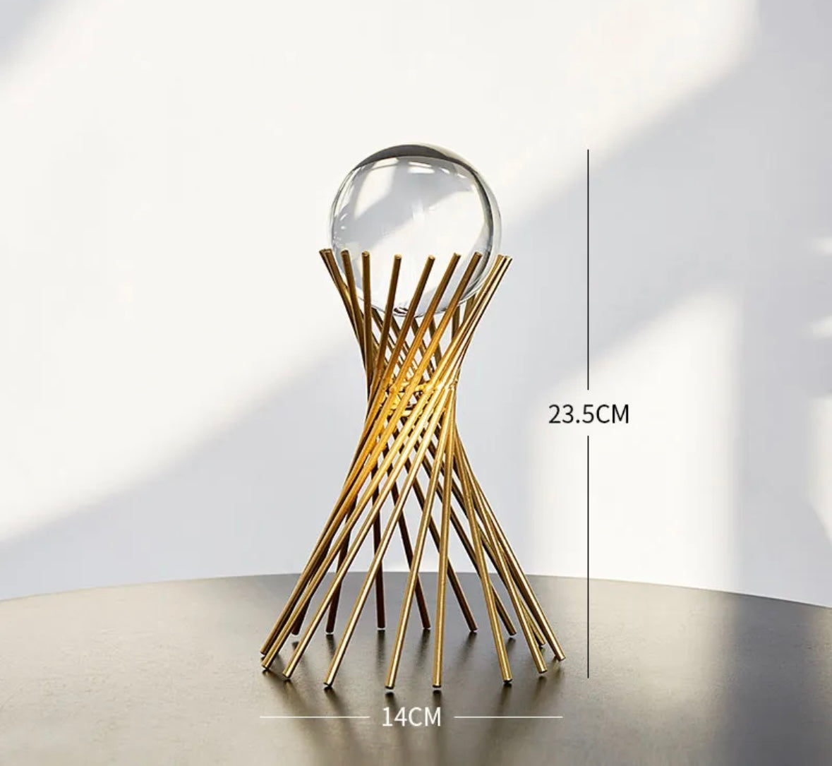 Support et boule de crystal décoratif