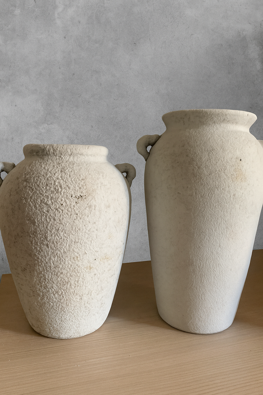 Vase en poterie wabi-sabi