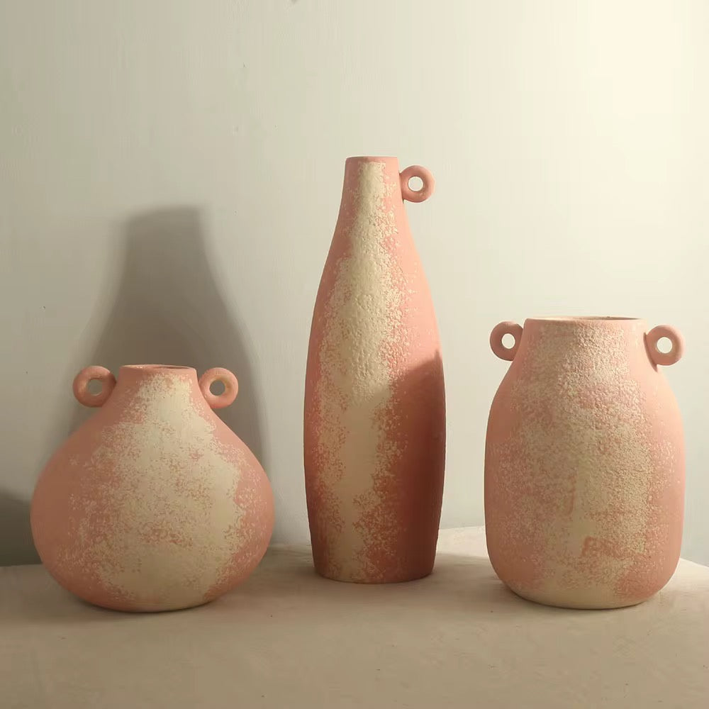 Vases en céramique texturée rose poudré