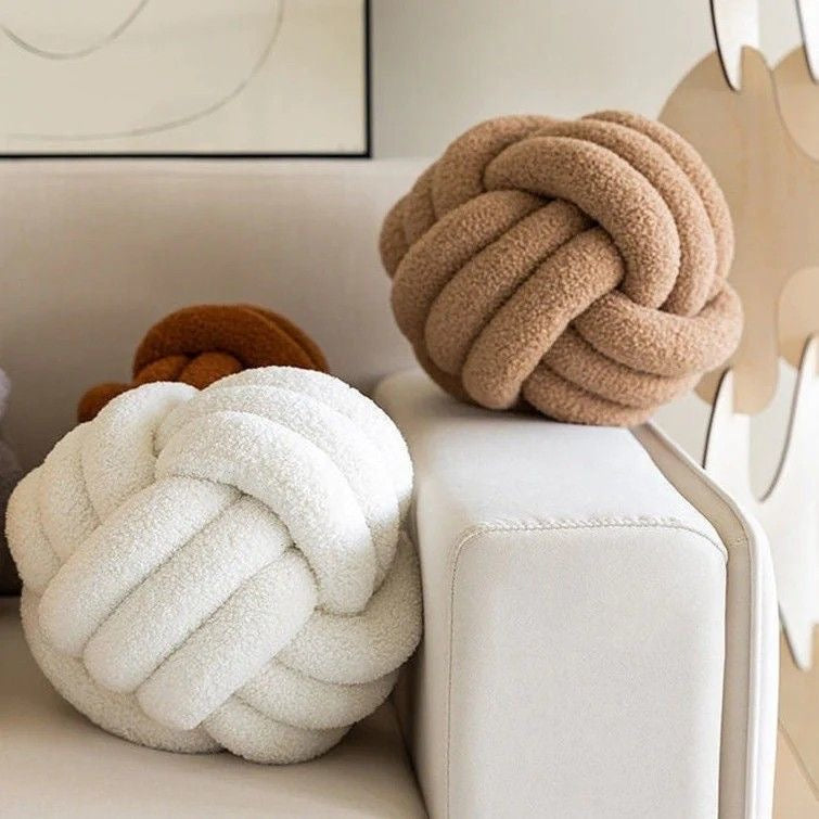 Coussin Noué Laine Bouclée