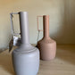 Vase acier à poignée rectangulaire - gris pastel ou rose nude