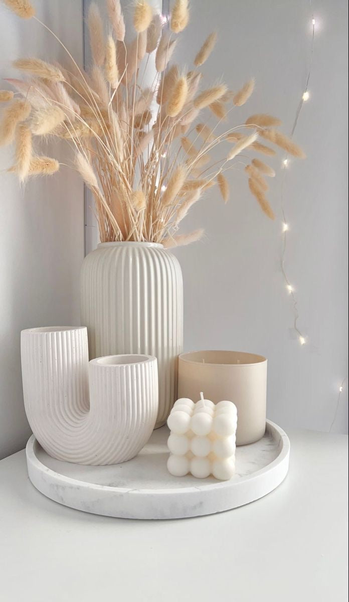 Vase côtelé blanc cassé