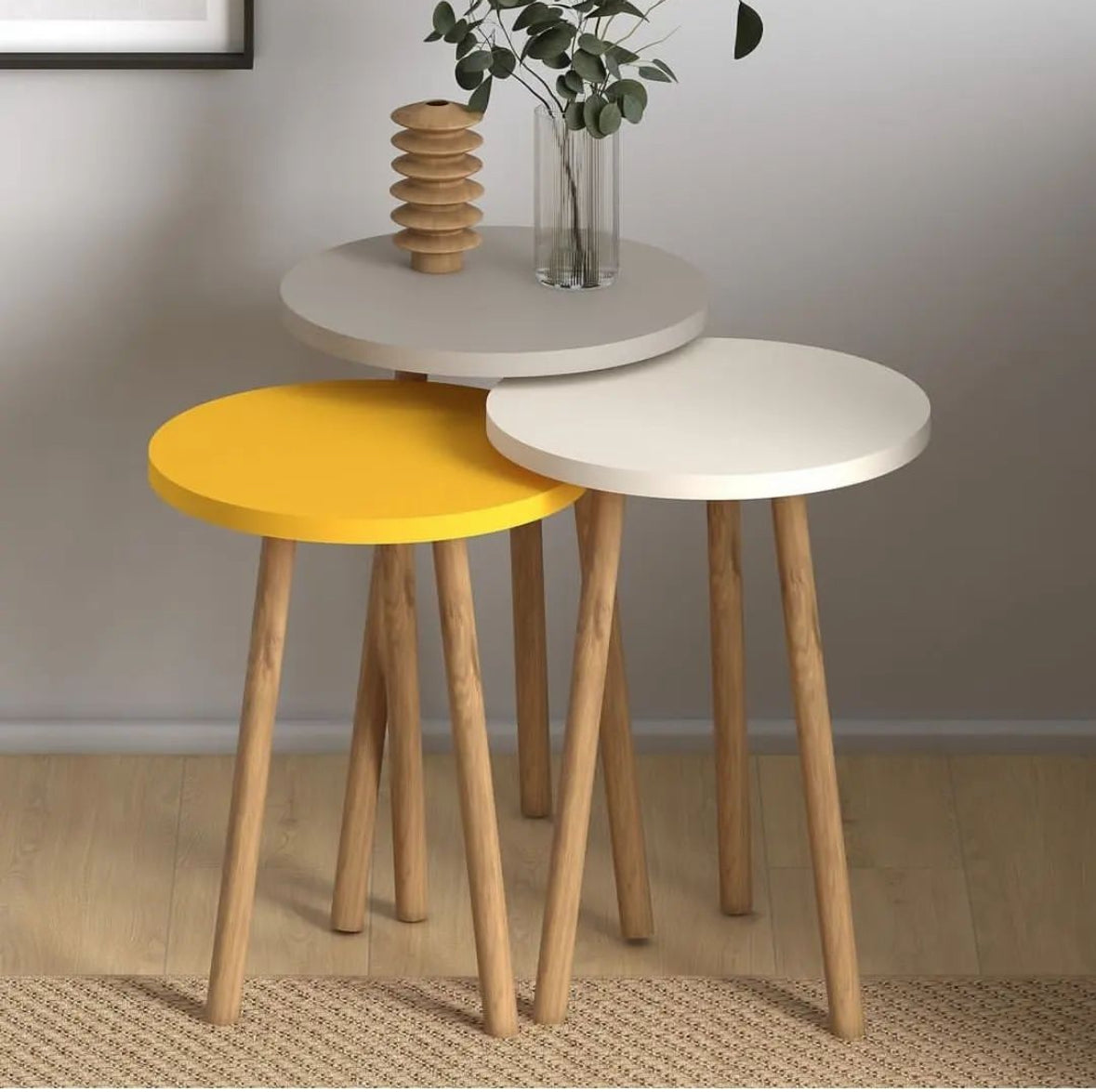 Tables gigognes scandinaves