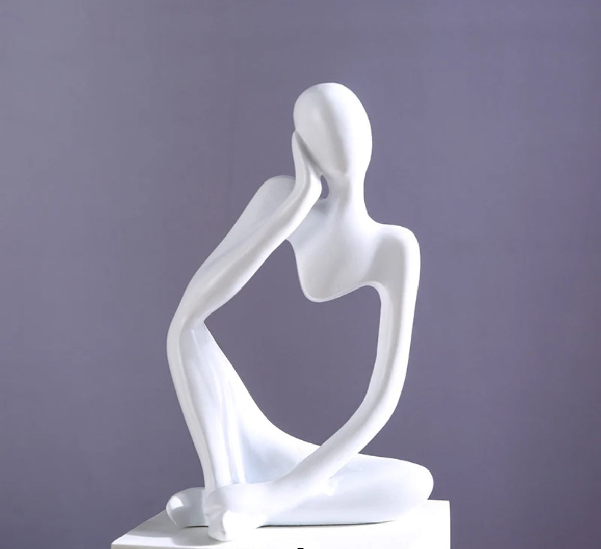 Figurines penseurs