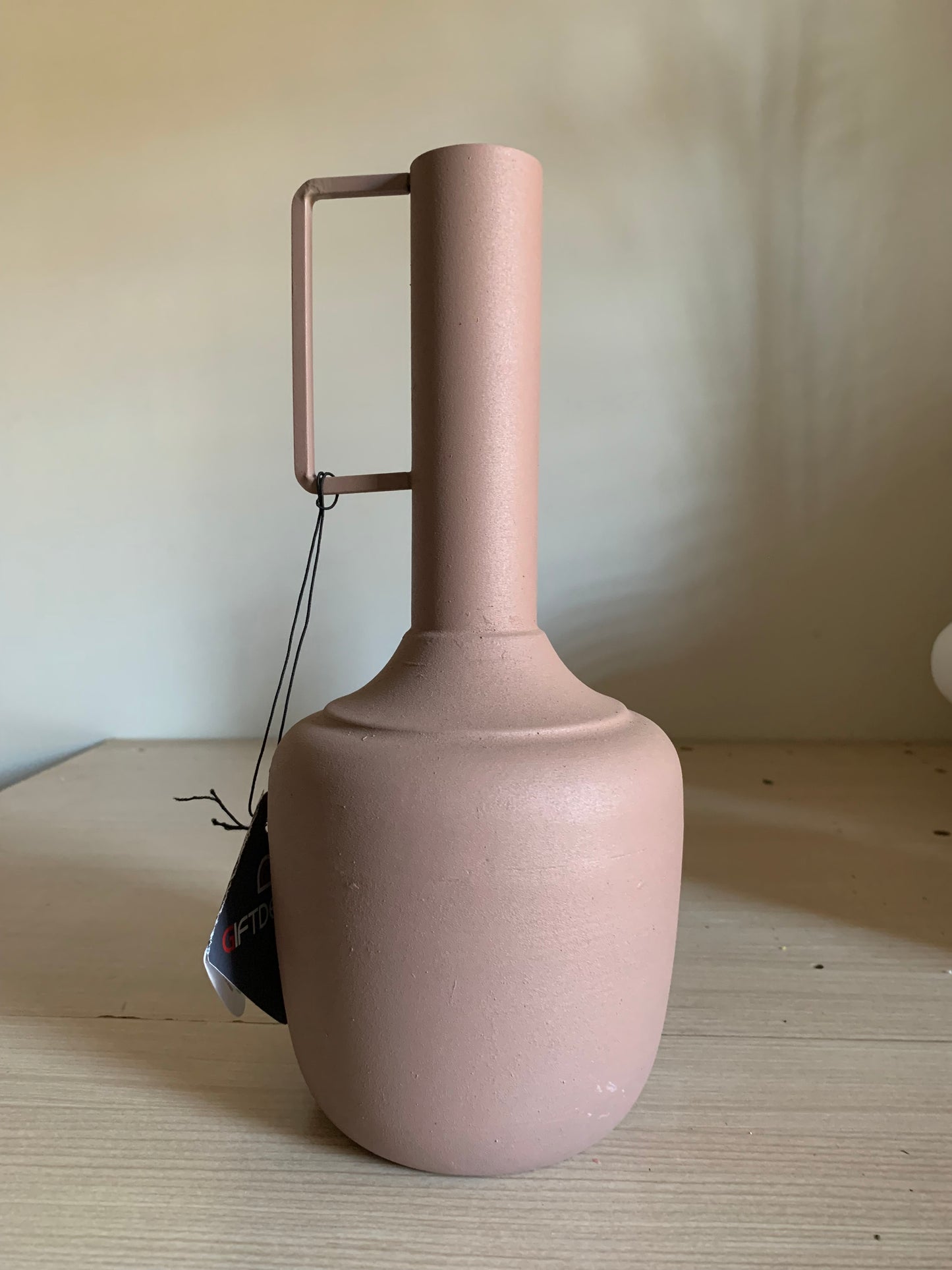 Vase acier à poignée rectangulaire - gris pastel ou rose nude